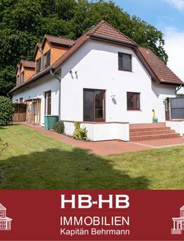 TOP Lage mit Traumgrundstück, Doppelhaus mit 2 Wohneinheiten, eine vermietet - Osterholz-Scharmbeck