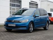 VW Touran, 2.0 TDI Comfortline Top-Paket, Jahr 2022 - Meißen