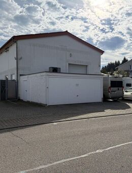 Großes Einfamilienhaus mit Halle am Rand des Gewerbegebietes - Linkenheim-Hochstetten