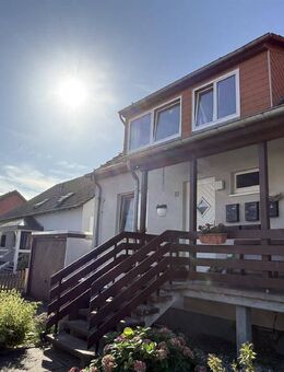 Charmante Doppelhaushälfte mit zwei Wohneinheiten und schönem Garten in Göttingen-Holtensen - Göttingen