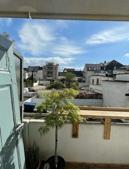 Kapitalanlage in Trier-Süd: Vermietete 2-Zimmer-Eigentumswohnung mit Balkon, Aufzug und Tiefgaragenstellplatz - Trier