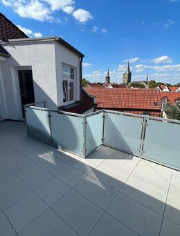 ZU VERMIETEN: Einmalige Penthousewohnung (ca. 134m²) im Herzen von Soest mit einzigartigem Blick, Aufzug, Dachterrasse und Stellplatz - Soest