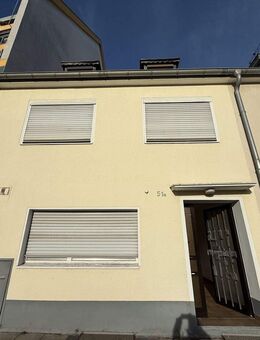 Haus mit 8 Zimmern in Köln-Niehl und Garten - Ideal für Firmen & Familien - Köln