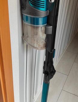 Shark akku Staubsauger mit viel Zubehör - Solingen (Klingenstadt)