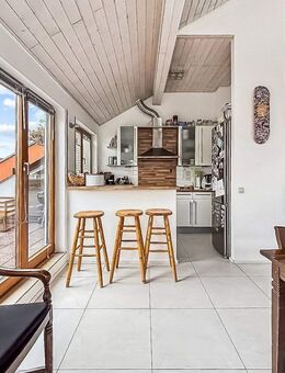 Helle 3-Zimmer-Dachgeschosswohnung mit großer Terrasse in Böblingen - Böblingen