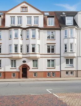 Charmante Altbauwohnung mit Stuck, Parkett und Balkon - Flensburg