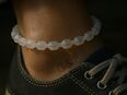 Weibliche Fotomodels für Fussschmuck Fotos gesucht in 4051