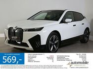 BMW iX, xDr40 Sportpaket Laser H&K, Jahr 2023 - Paderborn