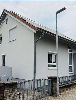 1-2 Familienhaus energethisch topp Erdgeschoss saniert mit großem Pool im Garten! **provisionsfrei - Pfinztal