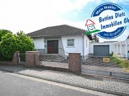 DIETZ: Gepflegter Bungalow mit herrlichem Garten und Garage in beliebter Wohnlage! - Babenhausen (Hessen)