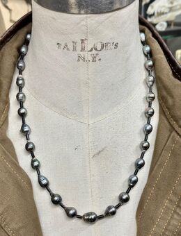 Schwarze Tahiti Barock Perlenkette für Männer WOW! Männerschmuck - Köln