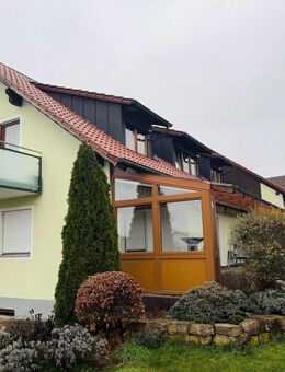 Schöne großzügige 6-Zimmerwohnung mit großem Garten, Terrasse, Garage, Küche und zwei Kachelöfen! - Hohenwart