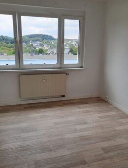 Ruhig gelegene 3-Raum-Wohnung mit Dusche - Bad Lobenstein