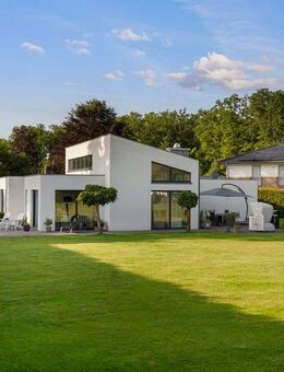 Stilvolle Design-Villa mit großzügigem Grundstück in traumhafter Lage - Munster