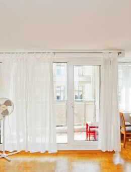 2 Zi- whg mit Süd-Balkon, Aufzug u. EBK in der Neuen Schönhauser Str. - Berlin