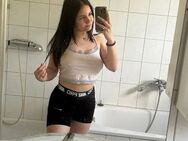 Suche den Mann, der gerne meine Muschi 👅und mein Po-Loch👅 leckt, ich biete geiles Facesitting, die ULTRA scharfe Position 69, blase wie ein Göttin und dann gibt es kein Halten mehr, dann wird geil gefickt🔥💦💦💦andrea - Hamburg