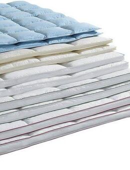 RIBECO Federbettdecke + Kopfkissen Überraschungspaket, 2-tlg, Decke mit Kissen, Füllung: 90% Federn, 10% Daunen, Bezug: 100% Baumwolle, LAGERRÄUMUNG! Solange der Vorrat reicht! verschiedene Größen