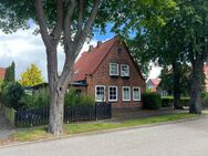 Saniertes Fischerhaus mit separatem Gästebungalow, nur ca. 175 Meter zum Strand! - Grömitz