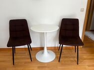 Tisch mit zwei Stühlen - Villingen-Schwenningen
