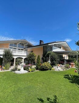 Exklusives Landhaus in ruhiger, sonniger Wohnlage bei Traunstein mit separater 125qm Einliegerwhg. - Nußdorf