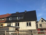 Großzügige Doppelhaushälfte zum Schnäppchenpreis - Steinbach-Hallenberg Zentrum