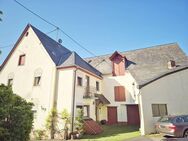 Kröv-Zentrum: 1-2 Familienhaus mit Stellplätzen und Freisitz in zentraler Lage! - Kröv