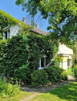 Attraktives Wohnhaus mit Einliegerwohnung in idyllischer, grüner Lage. - Dortmund