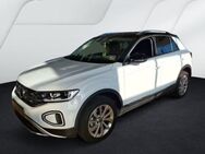 VW T-Roc, 1.5 TSI Style, Jahr 2023 - Markdorf