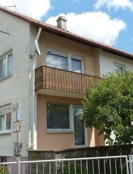 Neuer reduzierter Preis: Ein-/Zweifamilienhaus schöner Garten mit Gartenhaus, 2 Garagen - Nersingen