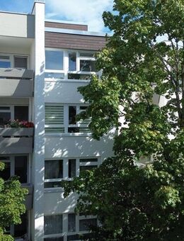 Sehr gut geschnittene 3 Zimmer Wohnung mit zwei Balkonen incl. TG Stellplatz - München