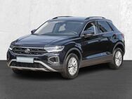 VW T-Roc, 1.0 TSI Life Dig, Jahr 2023 - Langenhagen