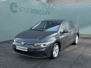 VW Golf, 1.5 TSI 8 Life, Jahr 2023 - München