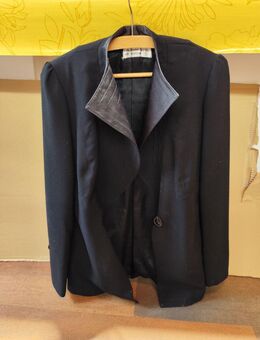 Schwarzer Blazer, Gr. 38 - Riedstadt