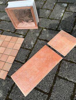 Bodenfliesen antike Optik teracotta und Glasbausteine - Seelze