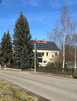 Saniertes Einfamilienhaus mit Einliegerwohnung, 2-Seiten-Hof, Bauernhaus, ca. 2600 m² Grundstück, Doppelcarport - Meerane