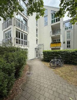 Grüne Stadtoase in Bestlage von Obersendling: 2-Zimmer-Gartenwohnung mit Terrasse und Nähe zur Isar - München