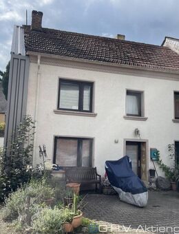 leerstehendes Zweifamilienhaus - Tholey