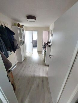 Schöne 3 Zimmer Wohnung im Herzen von Remscheid Lennep - Remscheid