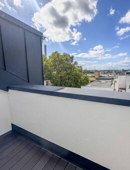 PENTHOUSE NÄHE WESTHAFEN: Erstbezug mit Loggia und Panoramaküche... - Frankfurt (Main)