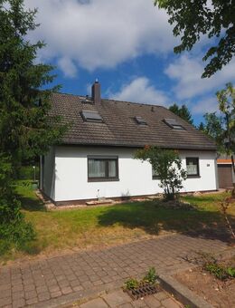 SCHÖNES ZWEIFAMILIENHAUS MIT GARAGE IM BERLINER WOHNPARK - Homburg