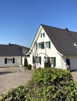 Provisionsfrei für den Käufer: Exklusives Einfamilienhaus mit Einliegerwohnung und großem Grundstück - Neuenkirchen-Vörden