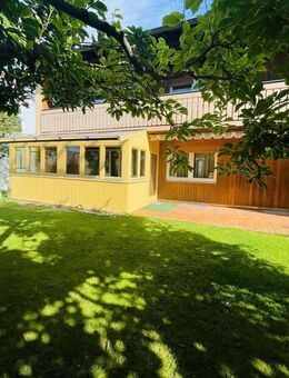 Freistehendes Einfamilienhaus in ruhiger Wohngegend mit Nebengebäude, Doppelgarage und Garten! - Mainburg