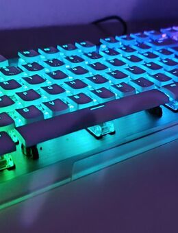 🧠💥 Roccat Vulcan 122 AIMO – Mechanische Gaming-Tastatur mit Style & Präzision! - Altbach