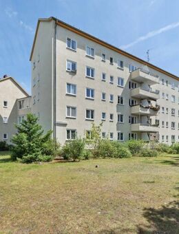 Attraktive Kapitalanlage: 2-Zimmer-Wohnung mit Balkon und solider Rendite im Herzen der Stadt! - Berlin