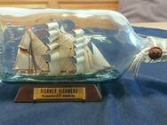 Buddelschiff, Flaschenschiff Rickmer Rickmers Museumsschiff Hamburg in versiegelter Flasche von Tanduay Distillers - Schwabach