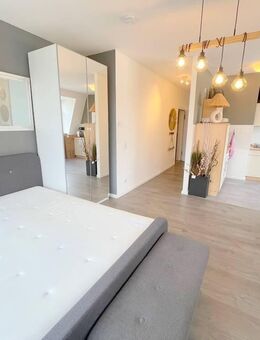 AnKaSa Immobilien*VOLL möbliert*Karl-Heine-Straße*DG*NEUES LAMINAT*EBK+offene Küche*DuschBad+Fenster - Leipzig