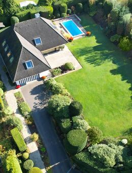 Exklusives Traumdomizil mit Privatpool in malerischer Lage von Bendestorf - Bendestorf