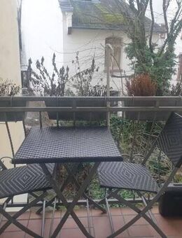 Eigennutzer aufgepasst! Renovierte 3-Zi.Whg. in Stilaltbau mit Balkon u. EBK am Günthersburgpark - Frankfurt (Main)