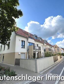 Hell-modern-zentral! 3-Zi.-Maisonette-Wohnung mit Dachterrasse und Tiefgaragenstellplatz in Neumarkt - Neumarkt (Oberpfalz)
