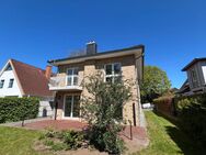 Junges Zweifamilienhaus KfW 55 mit getrennten Wohneinheiten in ruhiger und beliebter Lage von Preetz - Preetz (Schleswig-Holstein)